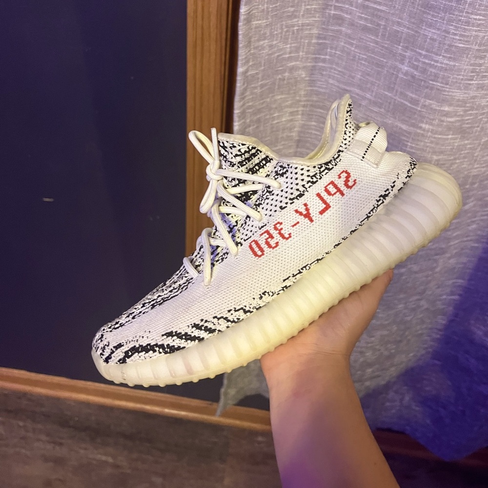 COPY - yeezy 350 v2 zebra